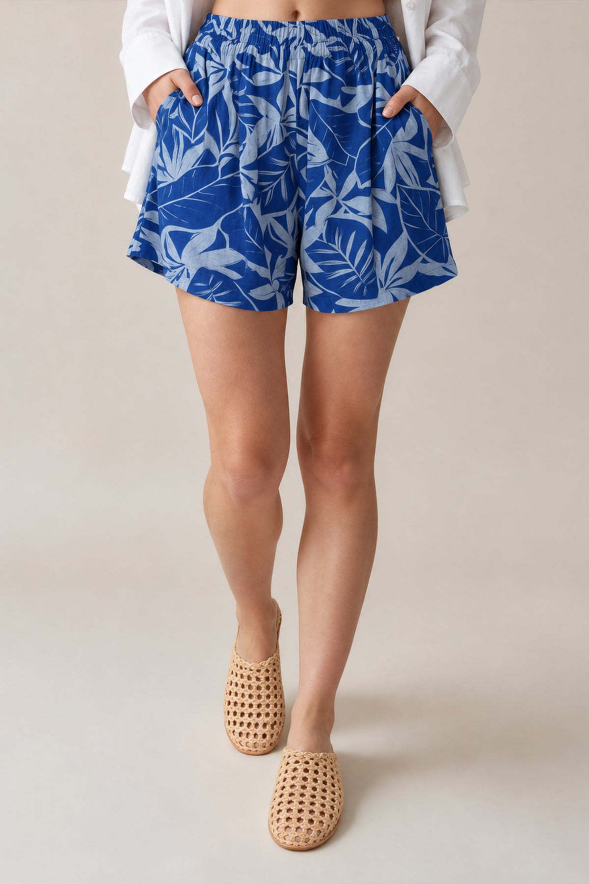 Shorts Com Elástico E Bolsos Azul Estampado Yacamim T6