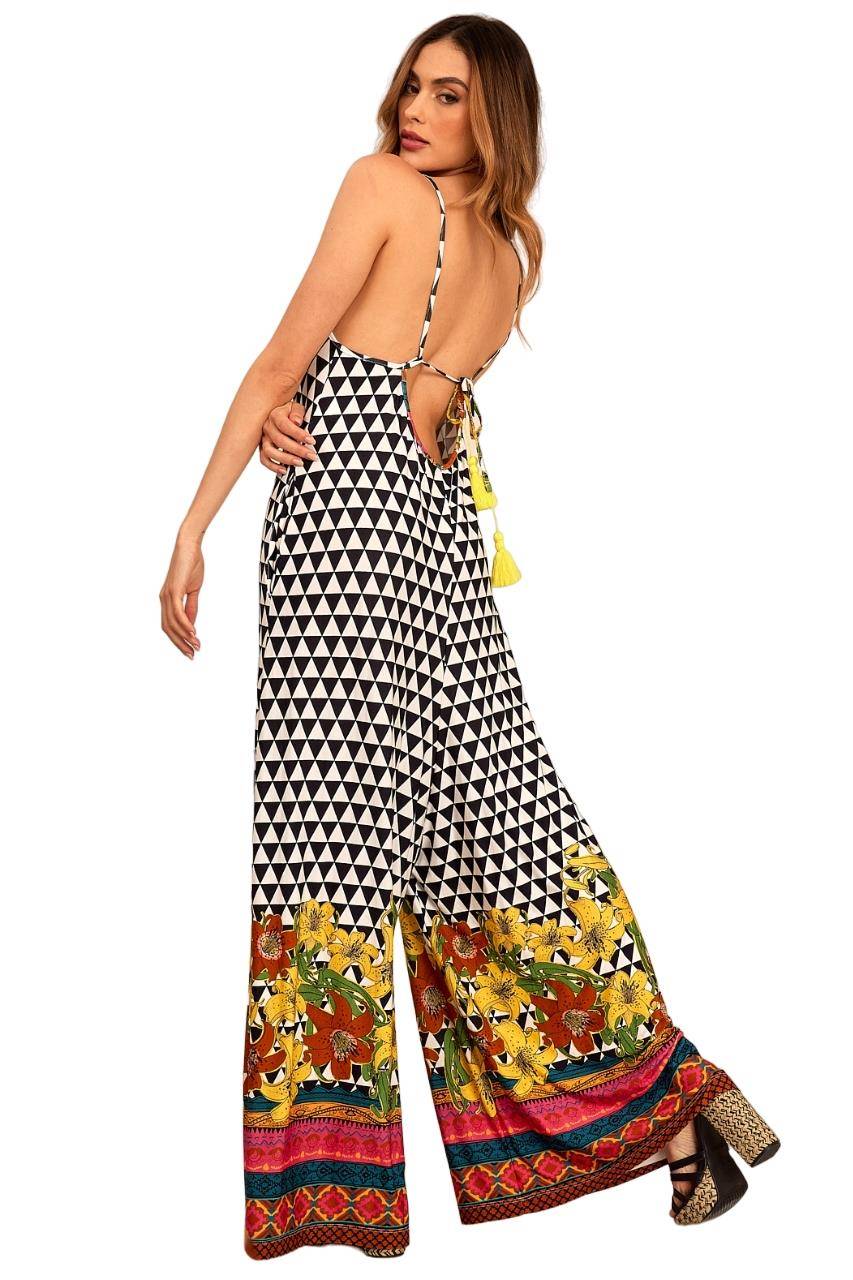 Macacão Pantalona Com Bolsos Preto E Branco Estampa Geométrica Yacamim
