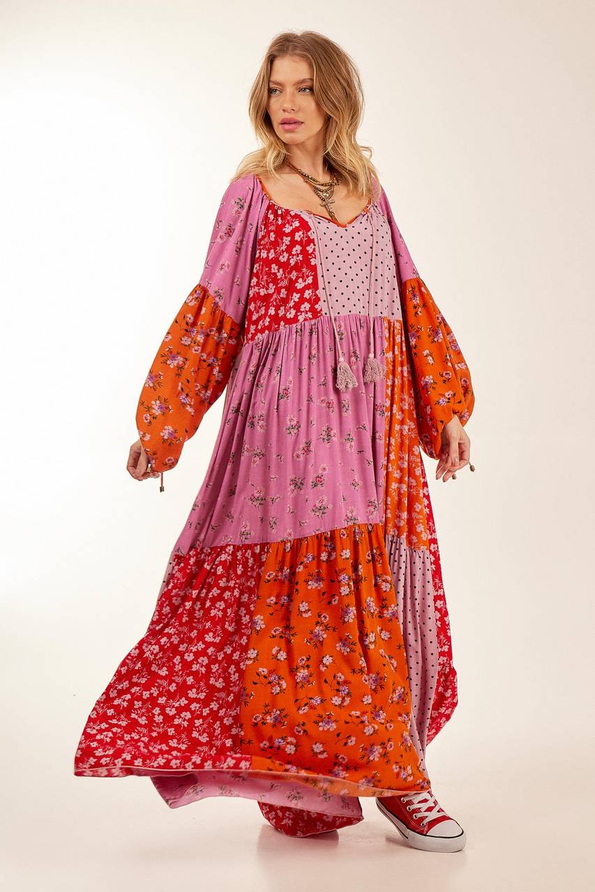 Vestido Longo Amplo Com Mangas Longas Bufantes Rosa Patchwork Yacamim<br />
<p>
</p>