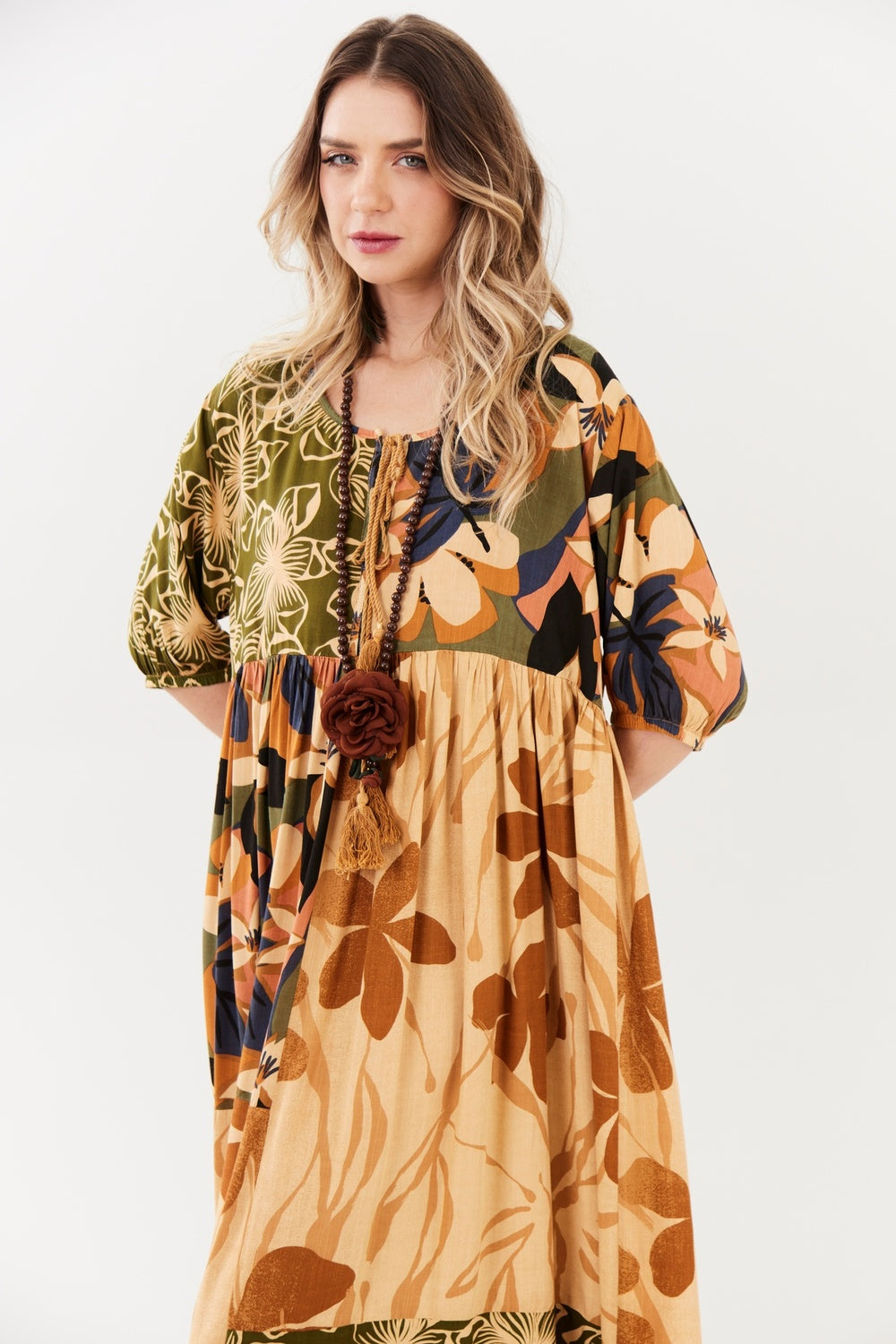 Vestido Midi Marrom Claro Patchwork Yacamim C1