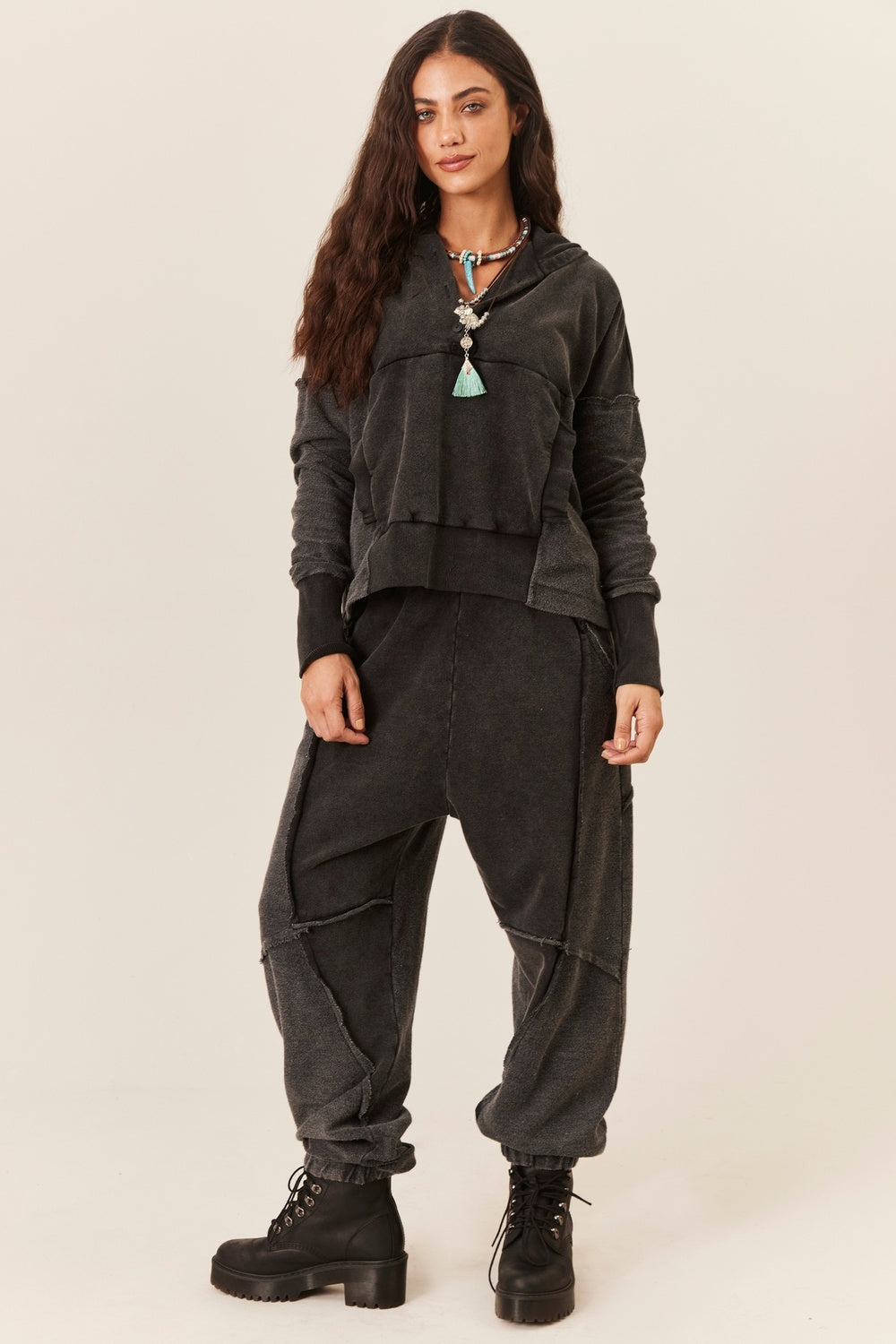 Calça De Moletom Com Bolsos E Punhos Preta Yacamim S8