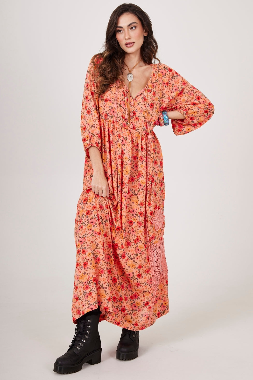 Vestido Longo Com Rendas E Crochê rosé Estampado Yacamim E2