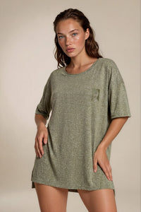 Blusa Básica Verde Oliva Estampada Nas Costas Coleção Peru Yacamim K12