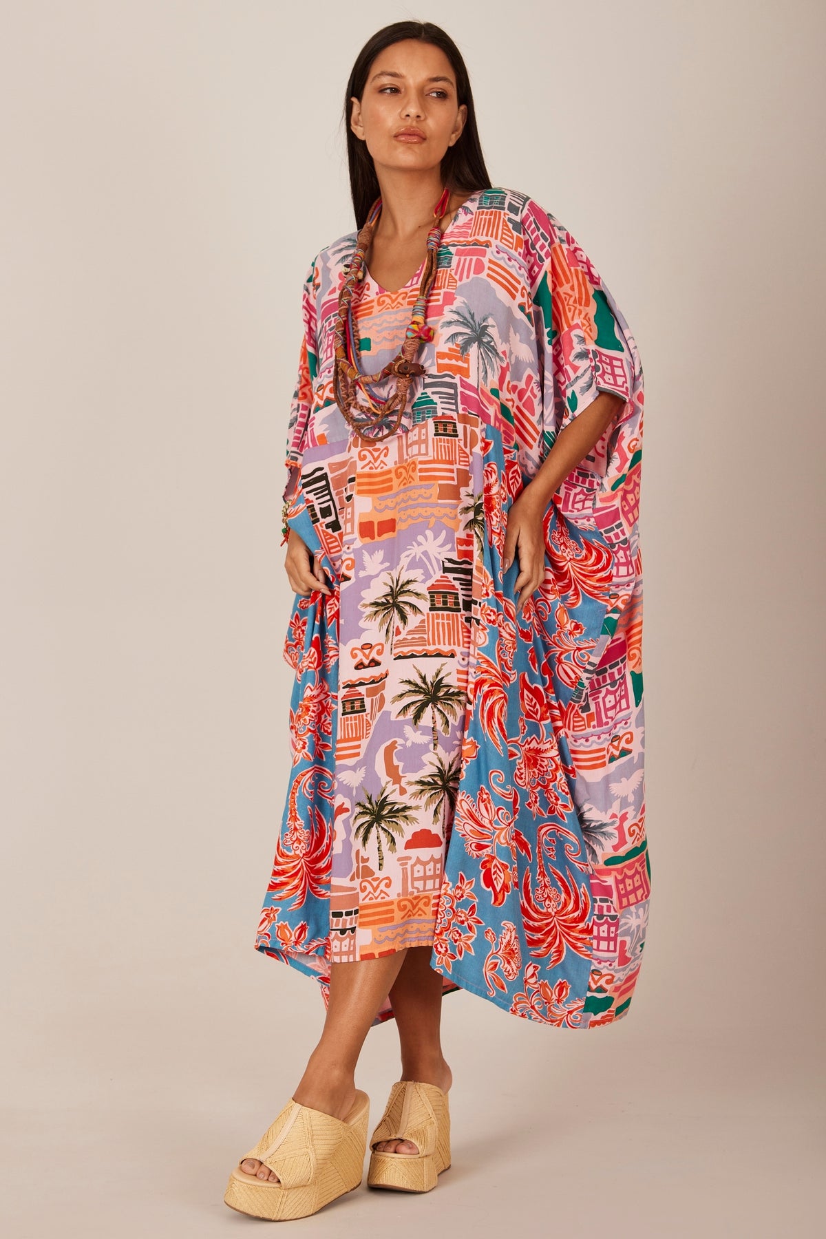 Kaftan Longo Com Recortes Rosa Patchwork Yacamim J1