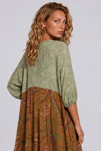 Vestido Curto Com Broderie Verde Patchwork Yacamim E5