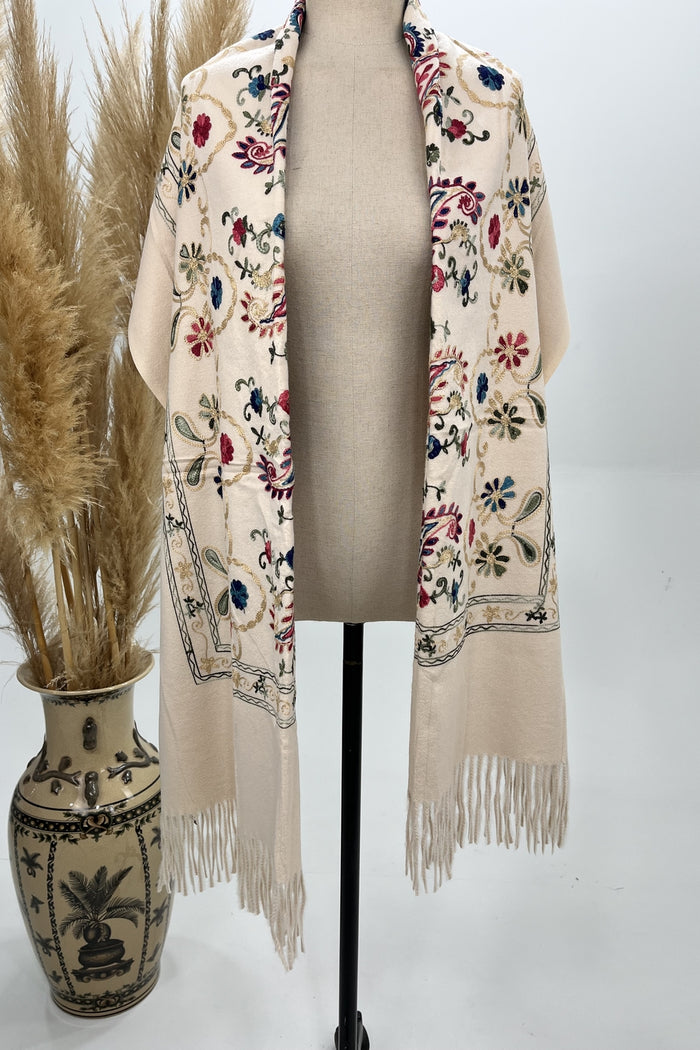 Cachecol Cashmere Bege Bordado Yacamim #228