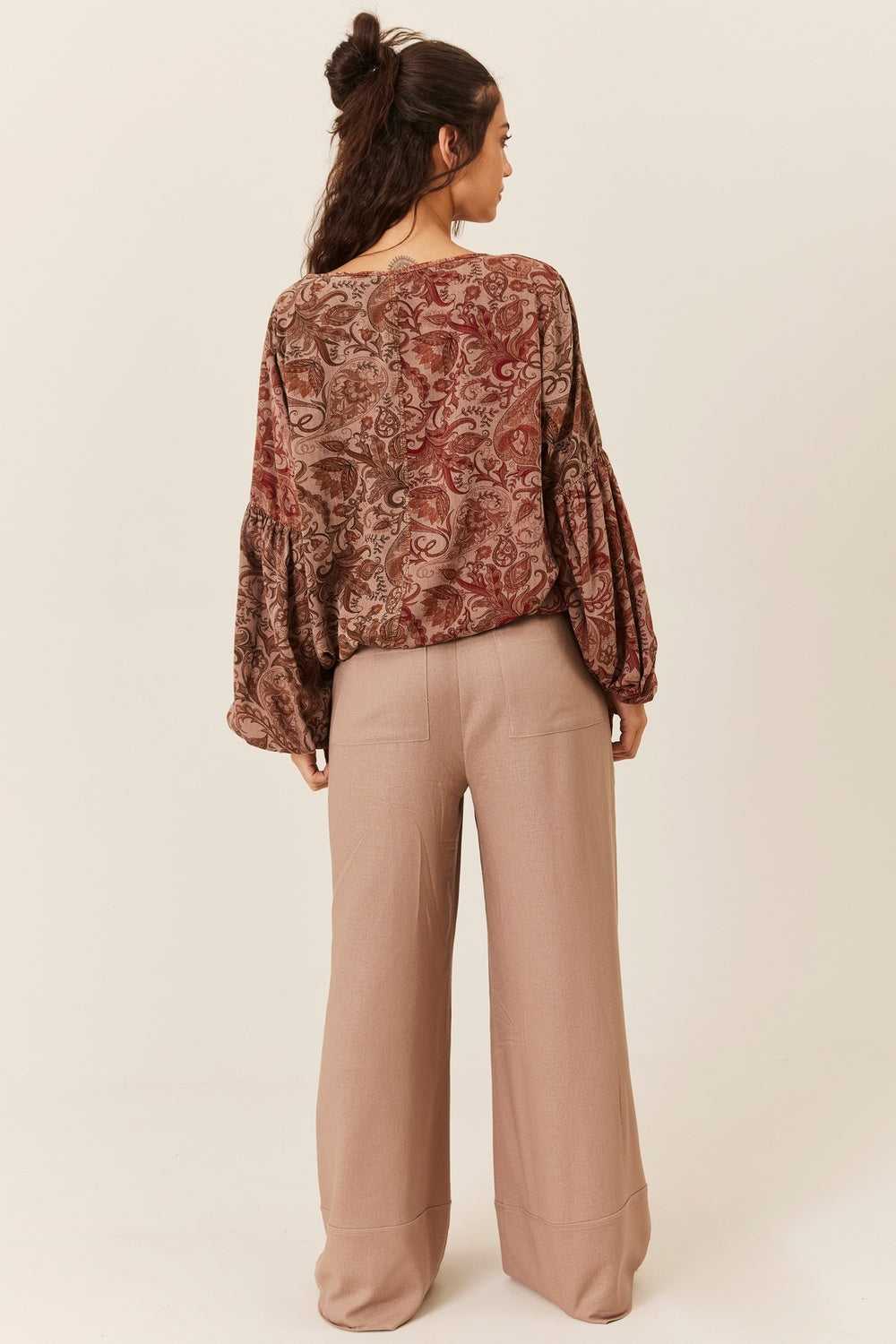 Calça Pantalona De Viscolinho Marrom Claro Yacamim I3