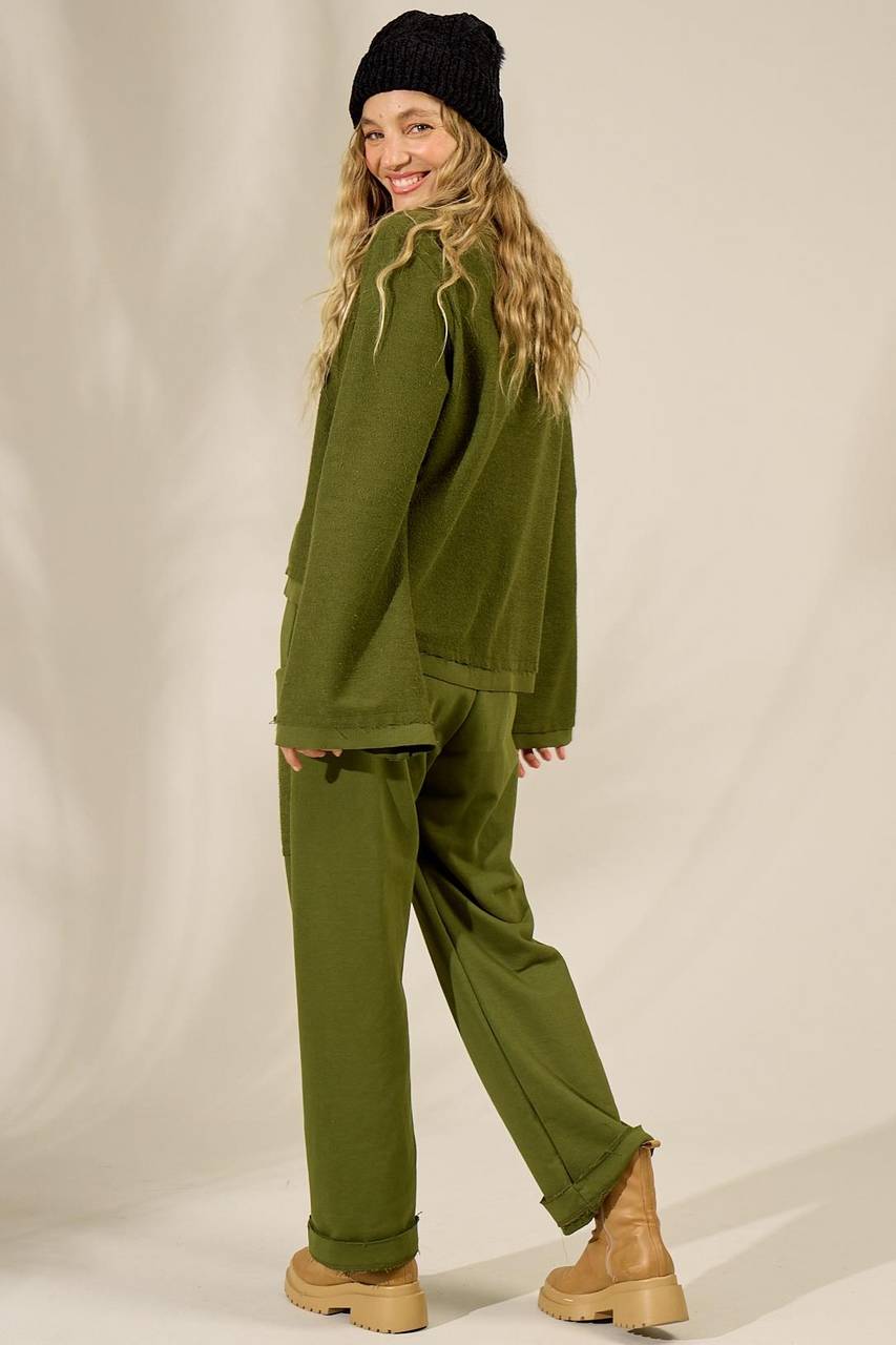 Calça Reta De Moletom Com Bolsos Frontais Verde Yacamim A29