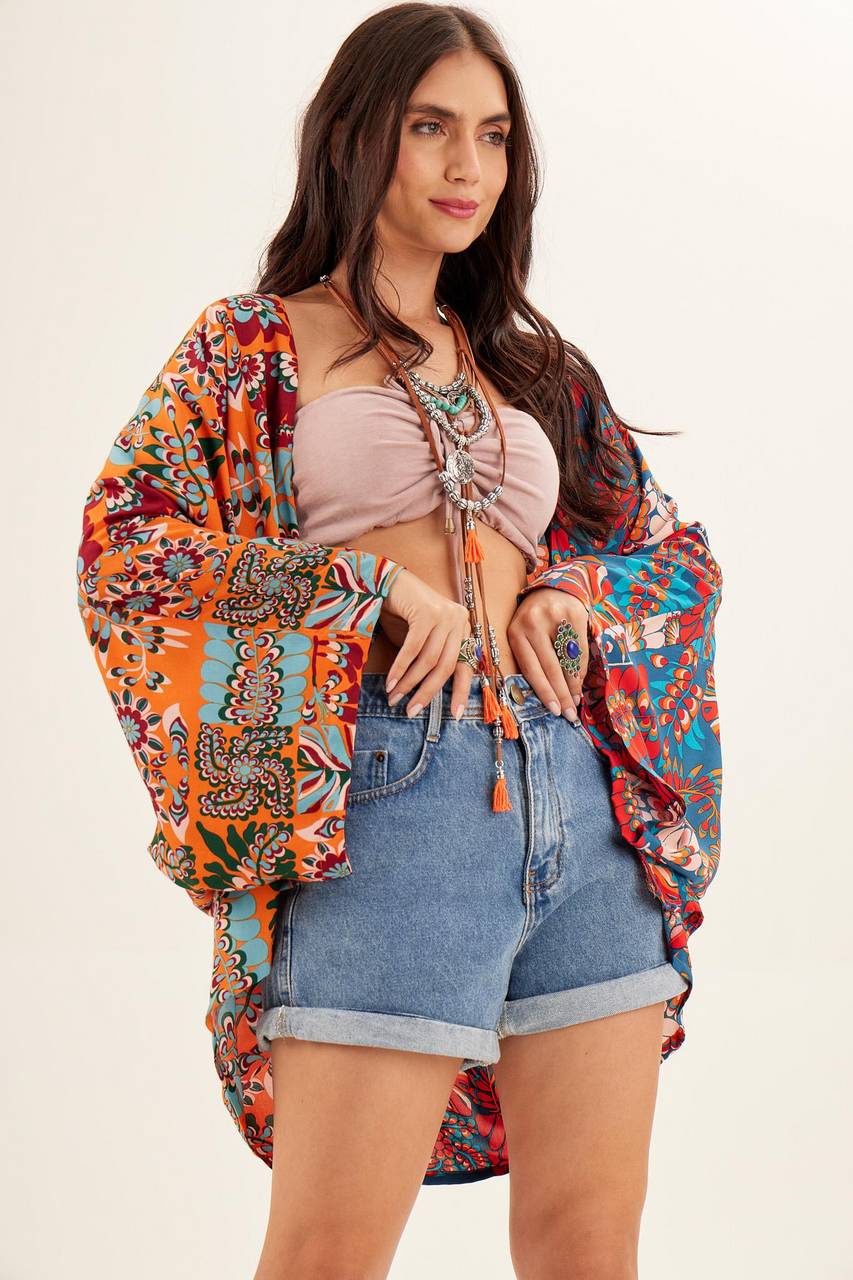 Kimono Curto Com Mangas Longas Estampado Yacamim<br />
<p>
</p>