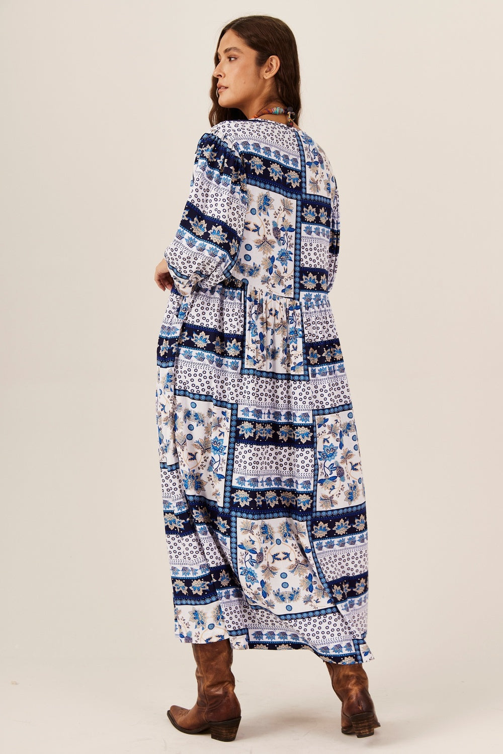 Vestido Midi Branco E Azul Geométrico Yacamim C8