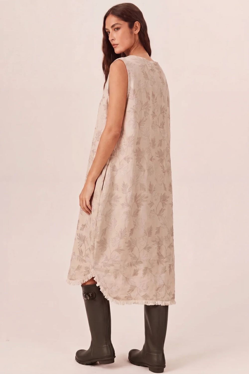 Vestido Regata Midi Com Bolsão Bege Yacamim E17