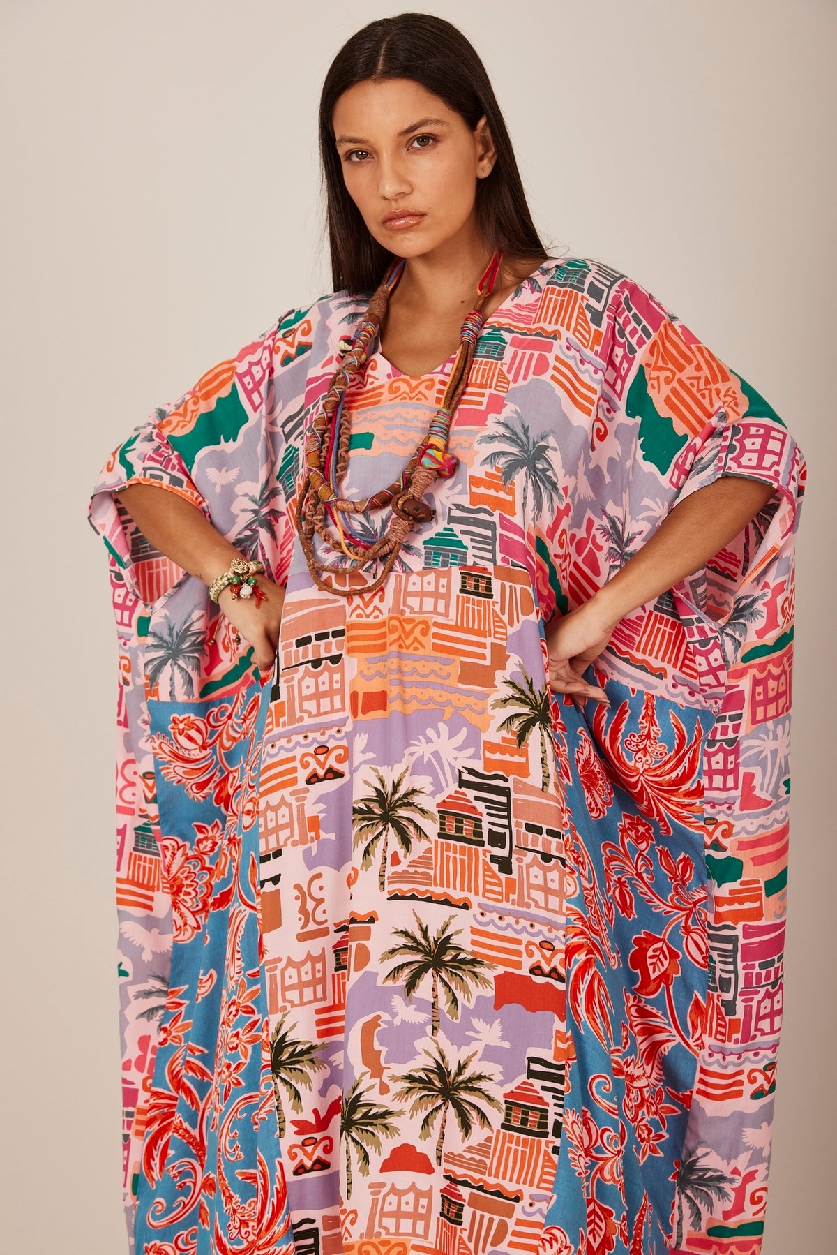 Kaftan Longo Com Recortes Rosa Patchwork Yacamim J1