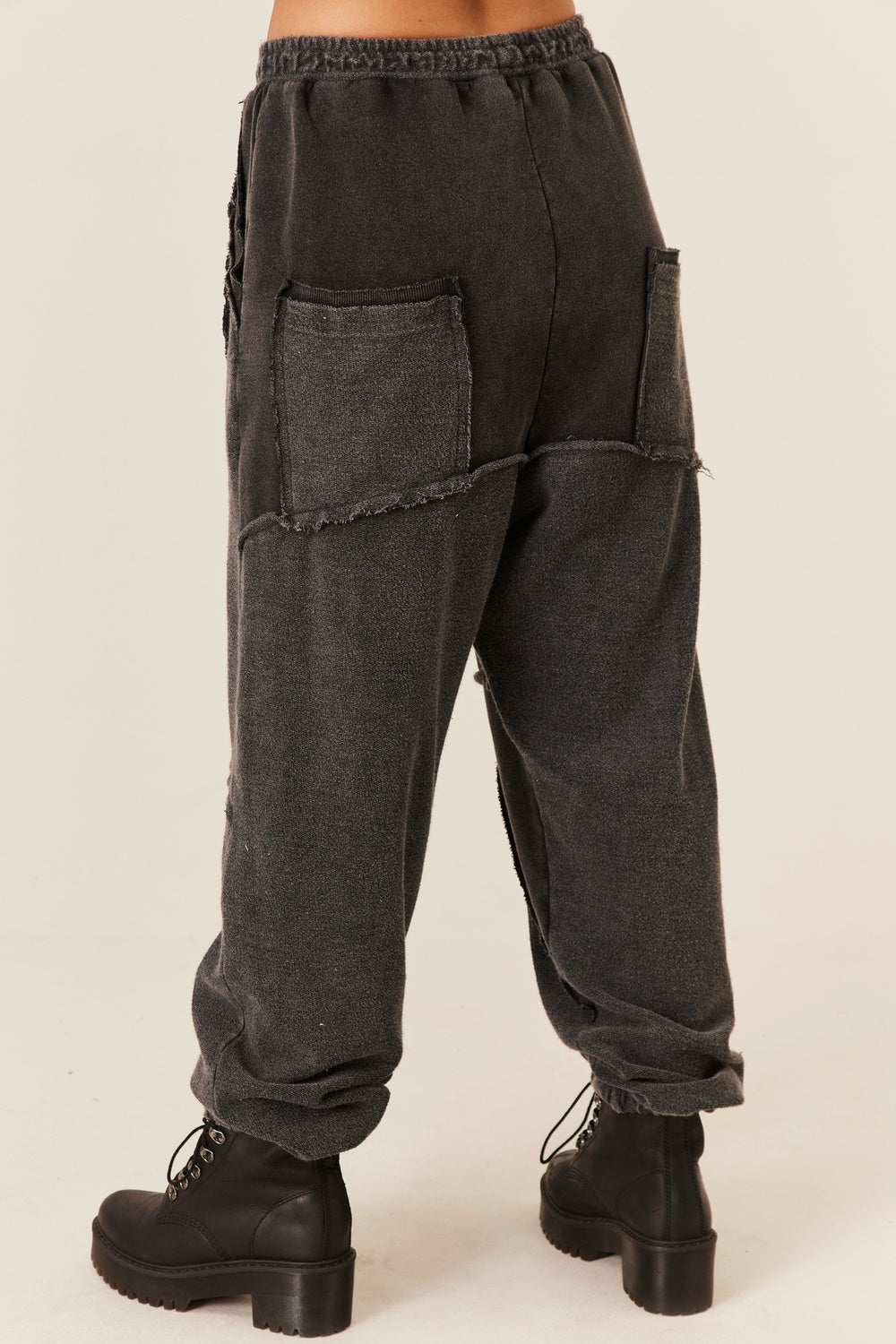 Calça De Moletom Com Bolsos E Punhos Preta Yacamim S8