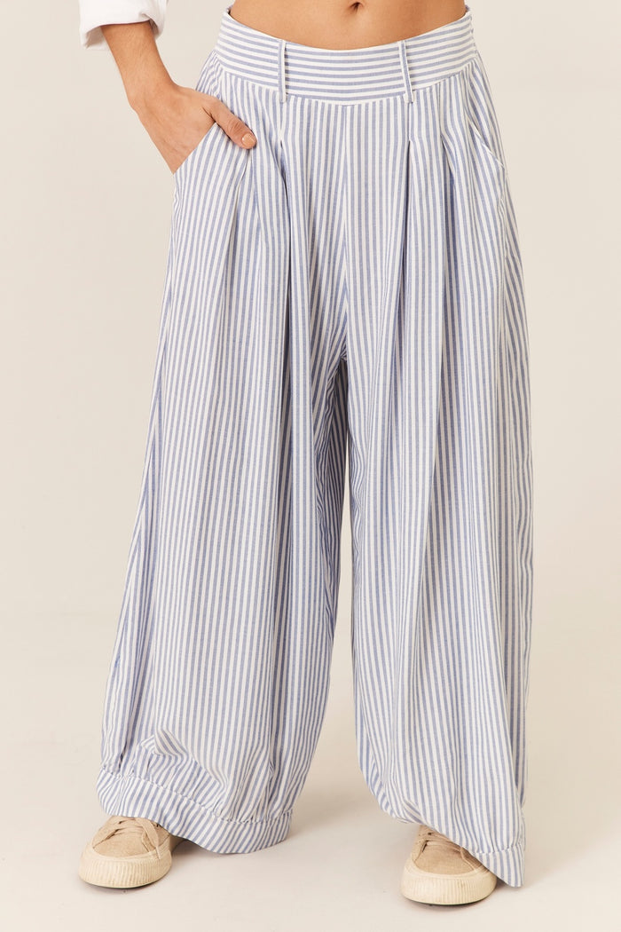 Calça Pantalona Cintura Alta Listrada Azul Yacamim I10