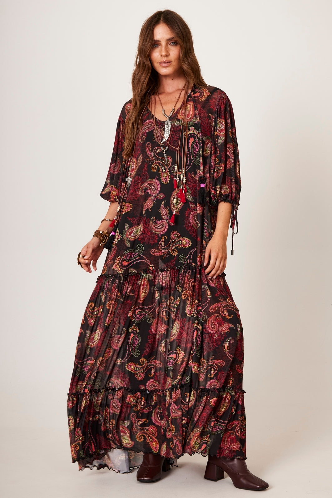 Vestido Longo De Tule Preto Estampa Cashmere Yacamim E6