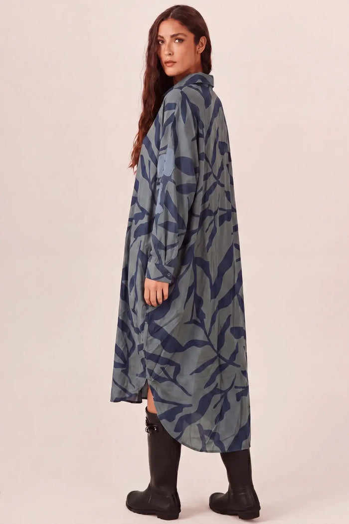 Chemise Ampla Estampada Com Bolsões Azul Petróleo Yacamim M9