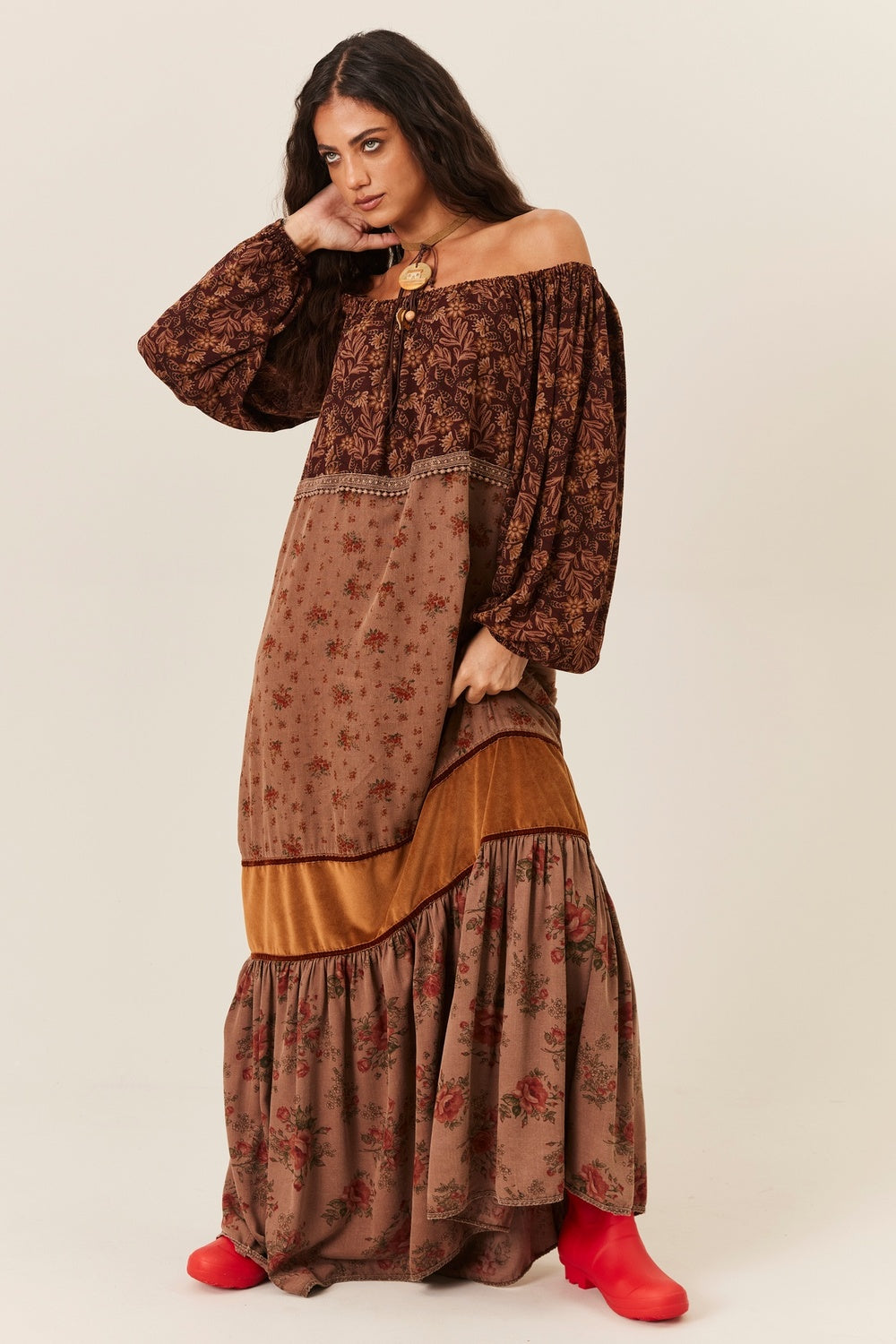 Vestido Longo Ciganinha Detalhe Em Suede Marrom Patchwork Yacamim E30