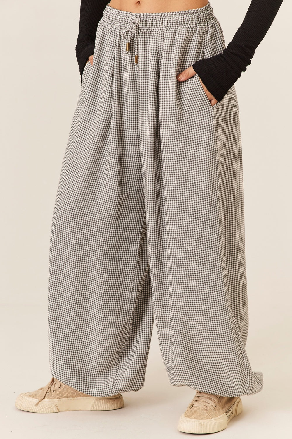 Calça Pantalona Com Cordão De Regulagem Cinza Xadrez Yacamim I3