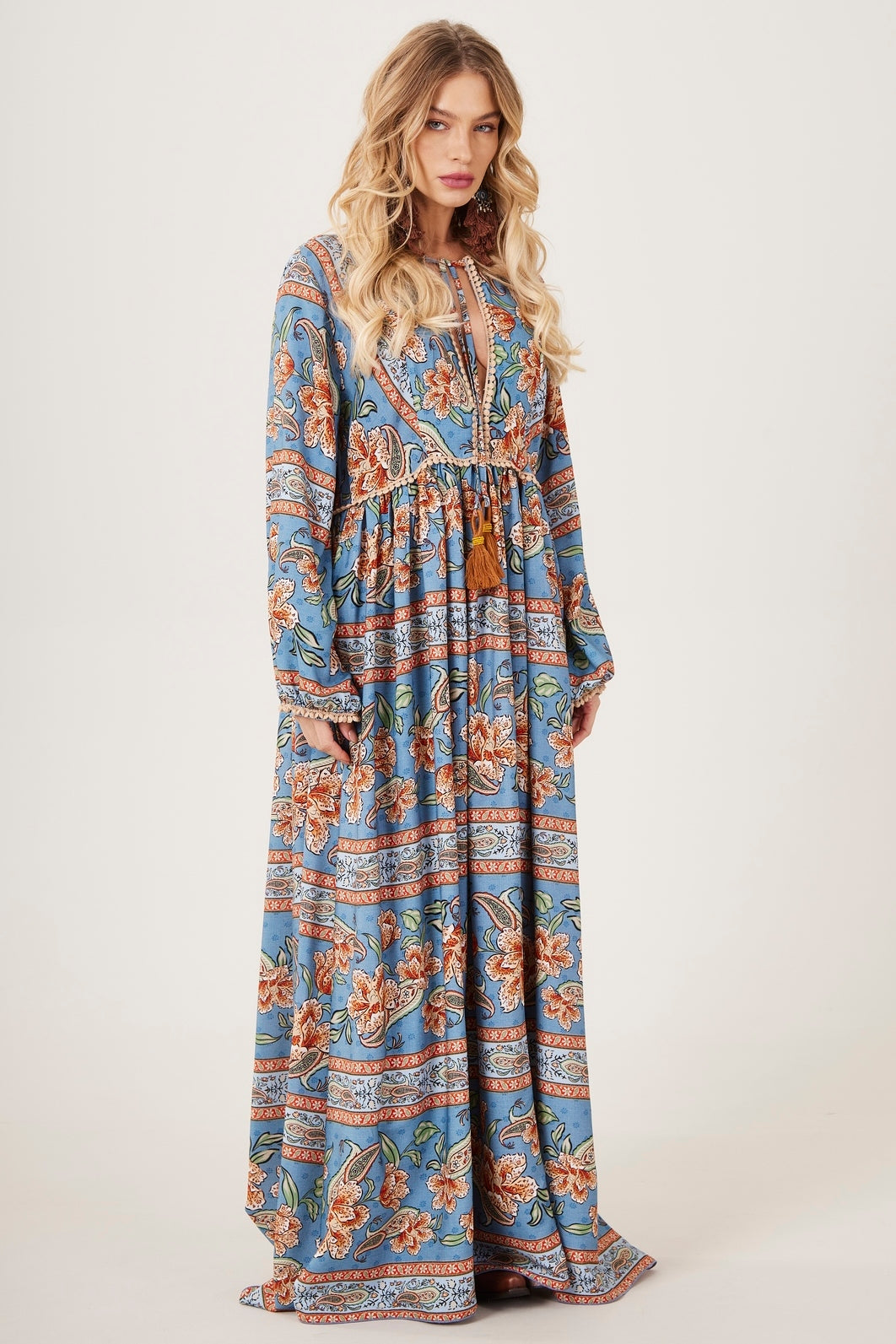 Vestido Longo Com Mangas Bufantes Azul Paisley Yacamim E26