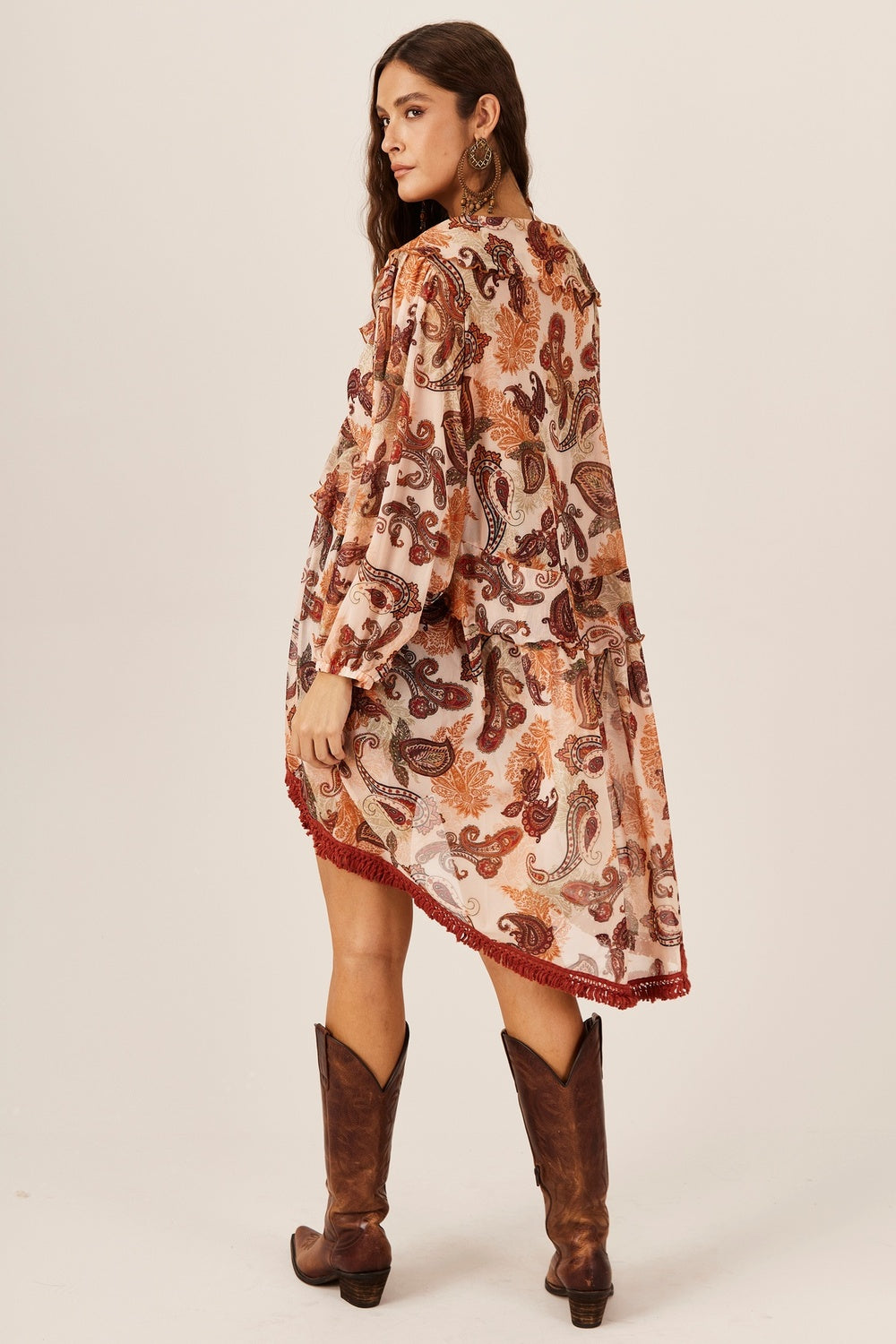 Vestido Curto Mullet Bege Paisley Yacamim E5