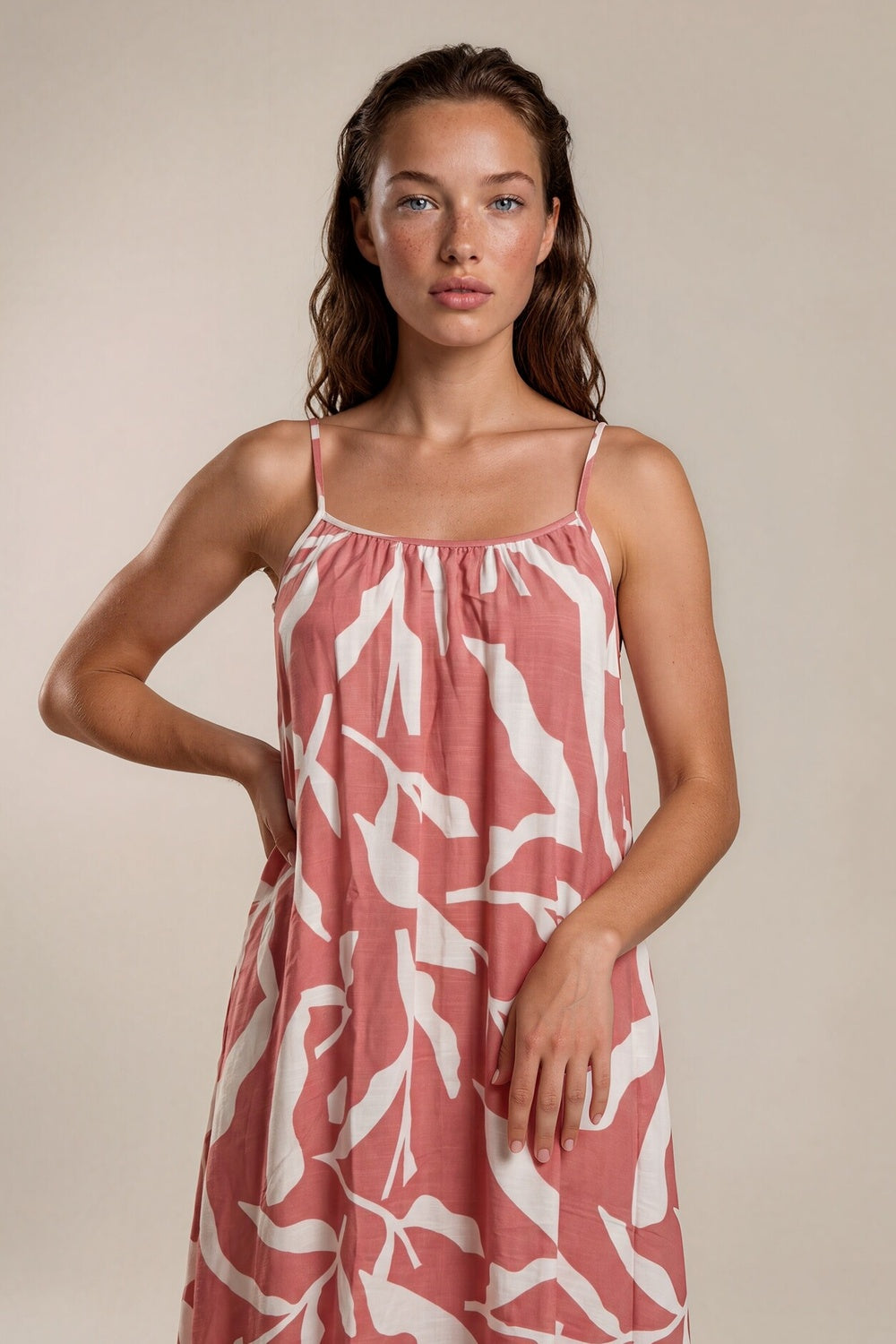 Vestido Midi Alças Reguláveis Com Babado Rosé Estampado Yacamim D29