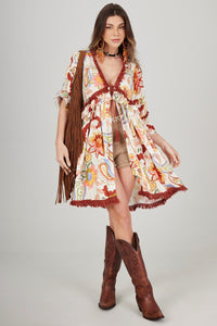 Vestido Curto Aberto Com Franjas Bege Paisley Yacamim E5