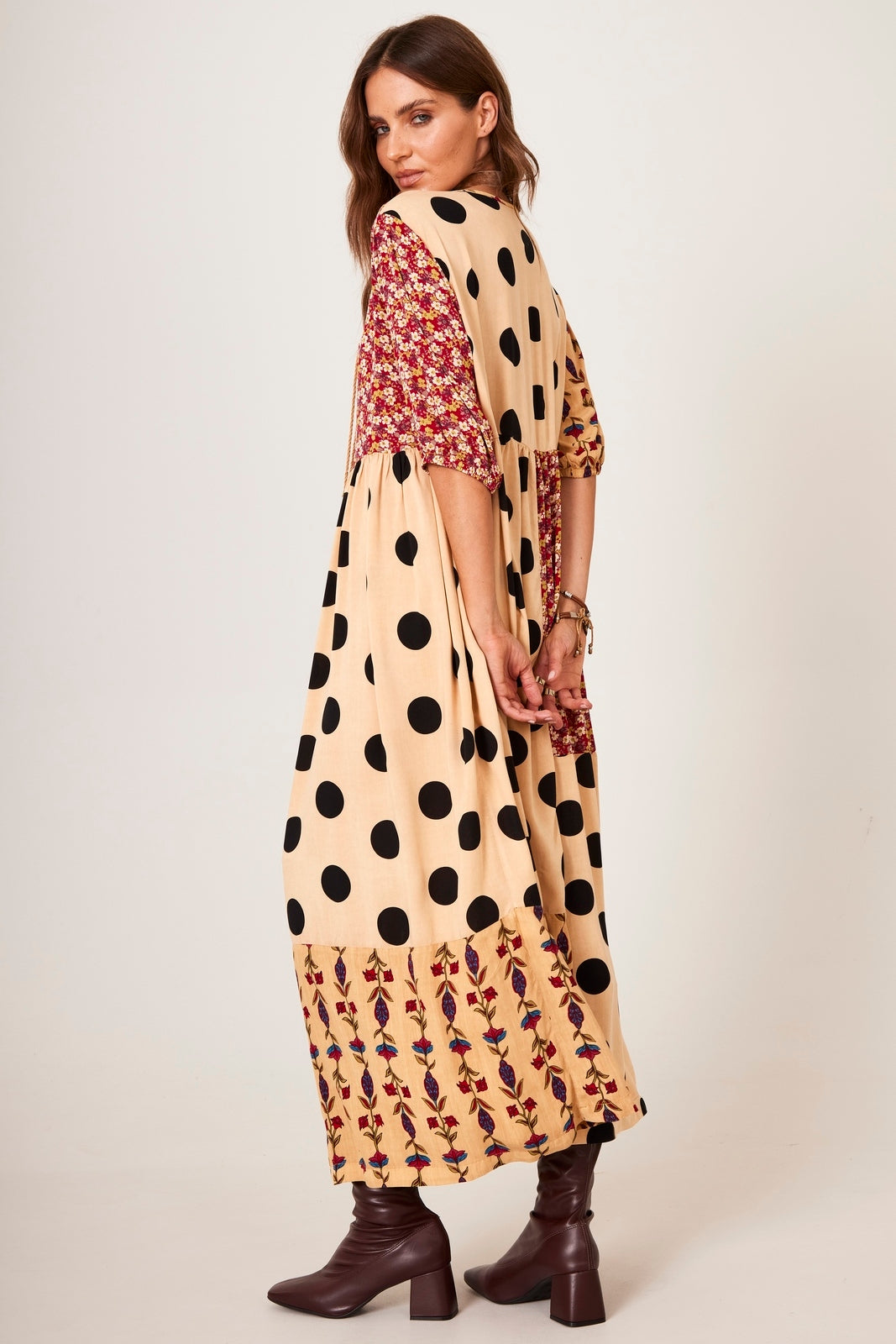 Vestido Midi Estampa De Poá Patchwork Marrom Claro Yacamim D15