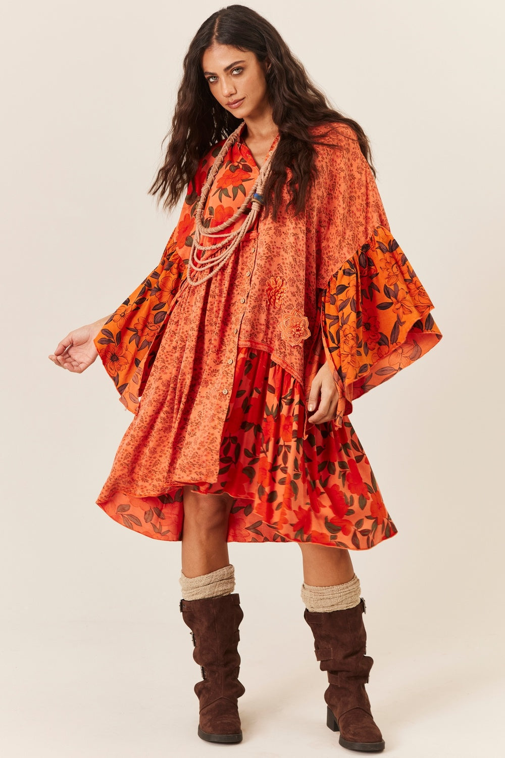 Vestido Curto Amplo Com Flores Bordadas Salmão Patchwork Yacamim C25