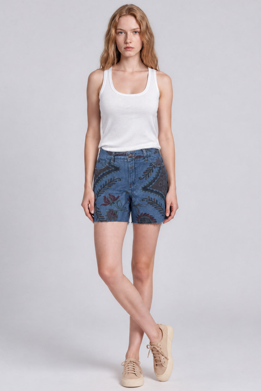 Shorts Jeans Azul Com Estampa Paisley Yacamim R5