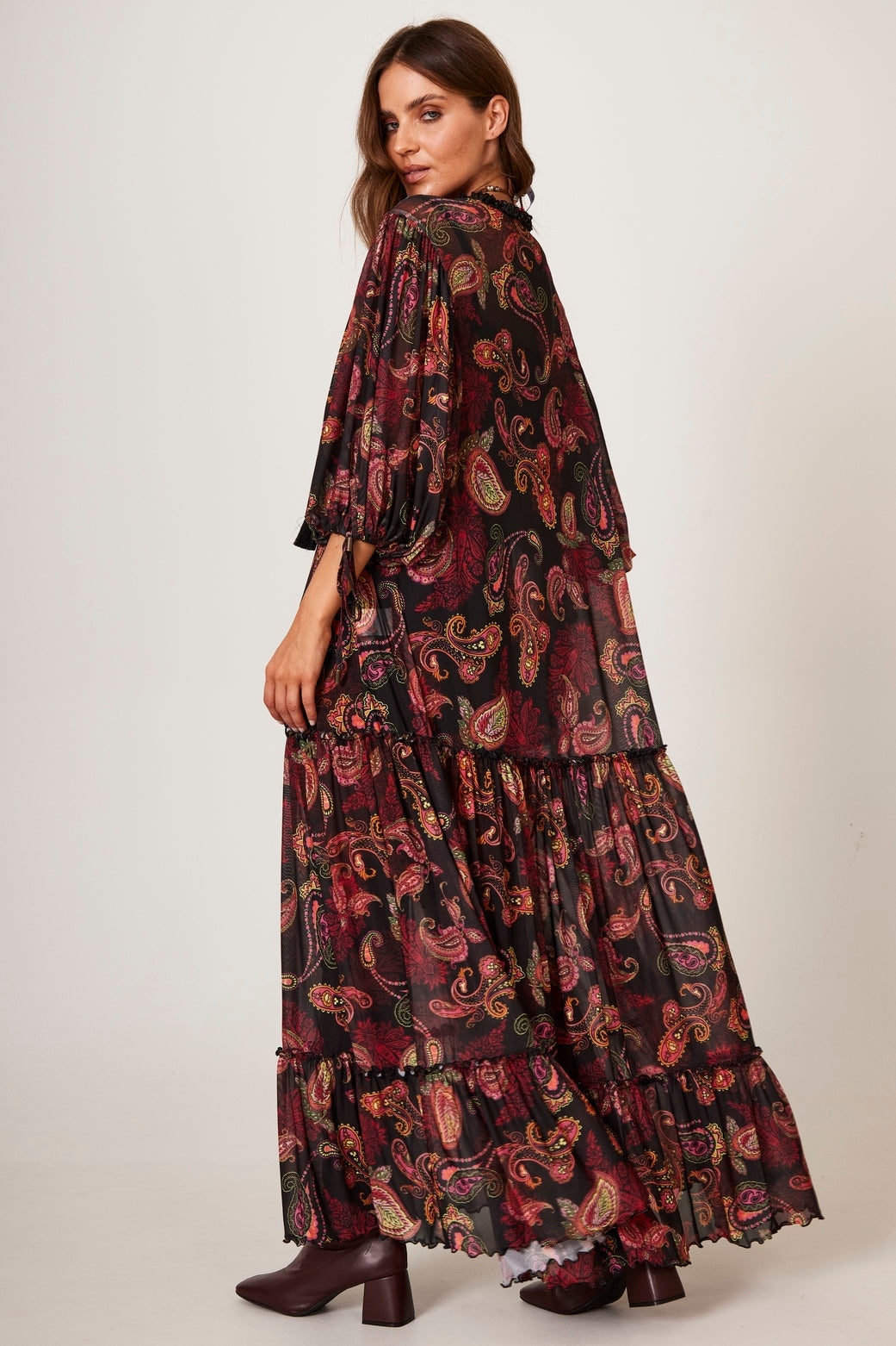 Vestido Longo De Tule Preto Estampa Cashmere Yacamim E6