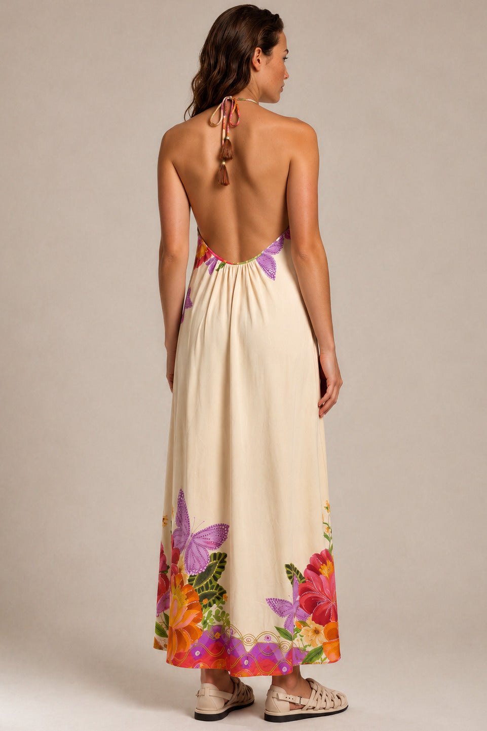 Vestido Longo Frente Única Bege Floral Com Borboletas Yacamim E6