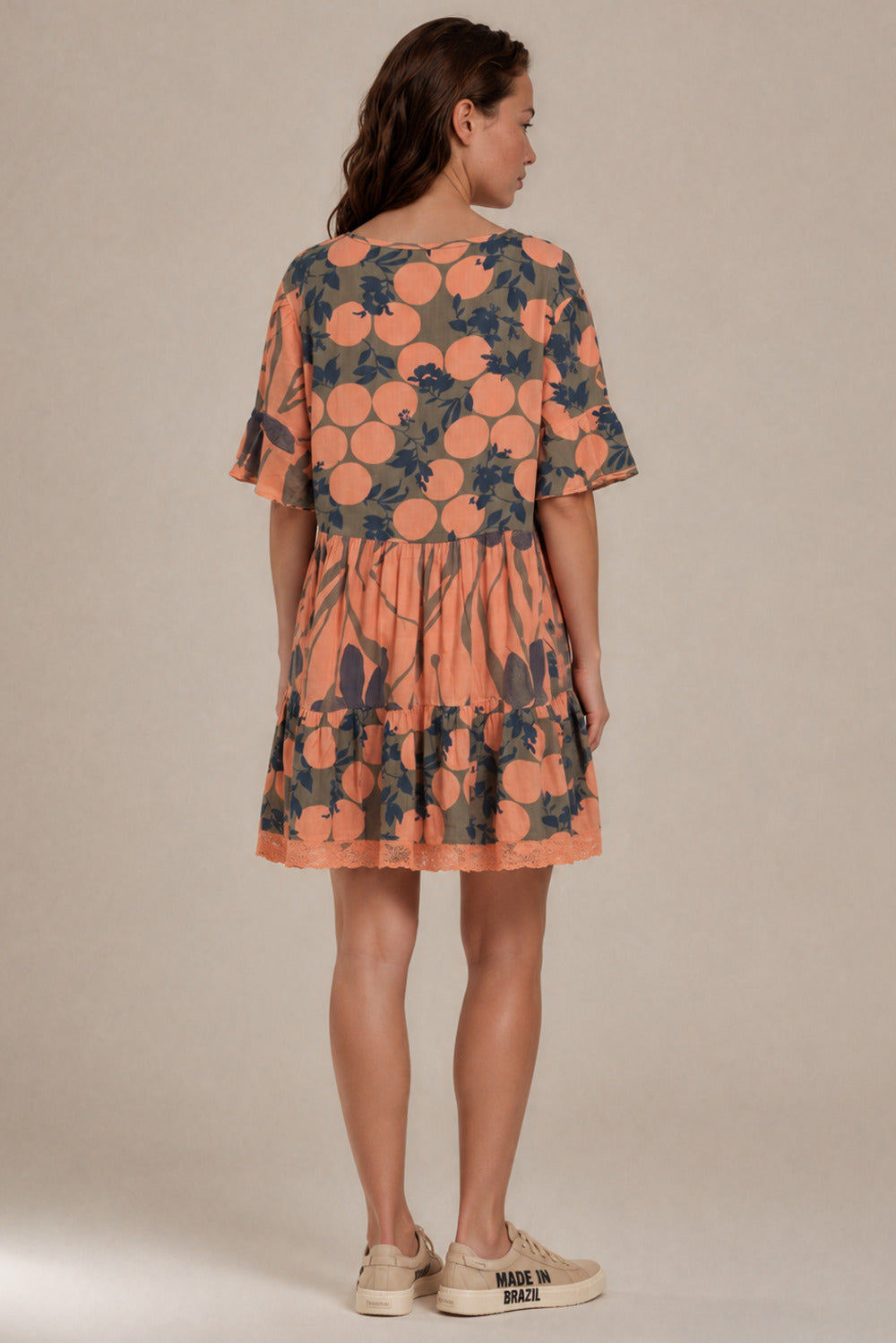 Vestido Curto Com Decote Em V Salmão Estampado Yacamim D25