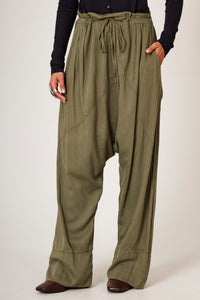 Calça Saruel Com Bolsões Verde Musgo Yacamim G1 Liso