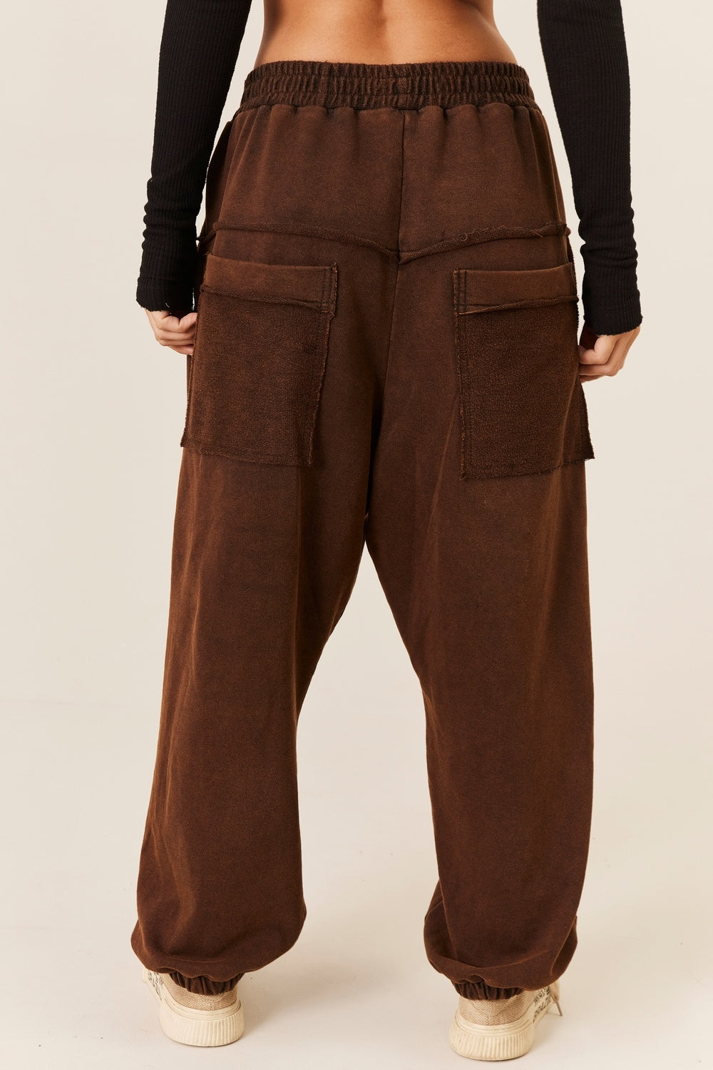 Calça De Moletom Com Punhos Marrom Yacamim T6