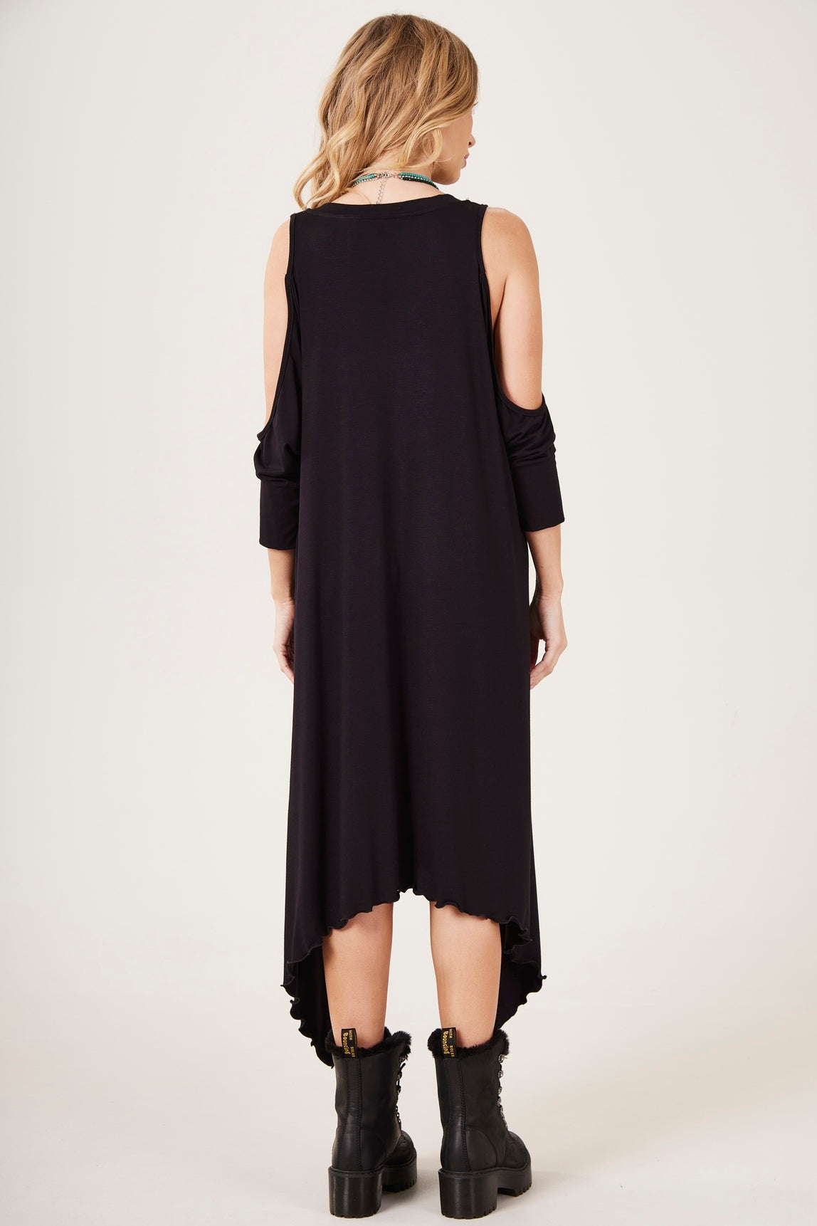 Vestido Curto Com Pontas Laterais Preto Yacamim C4 Liso
