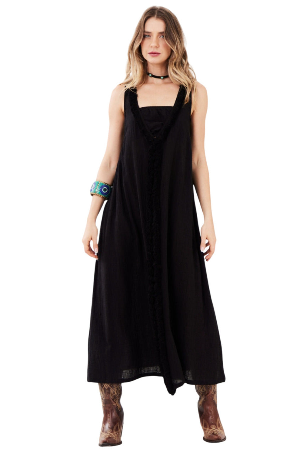 Vestido Midi Preto Yacamim C23