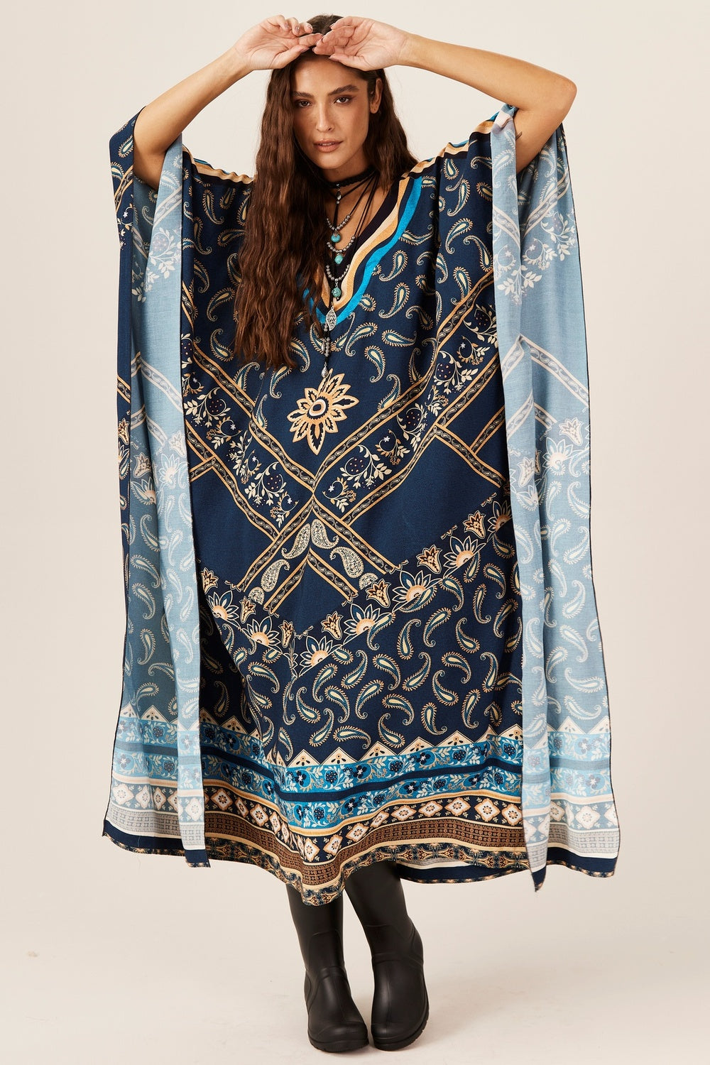 Kaftan Amplo Com Decote Azul Paisley Yacamim J8