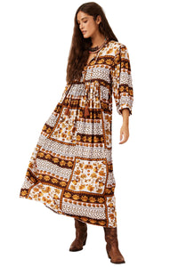 Vestido Midi Branco E Laranja Geométrico Yacamim D29