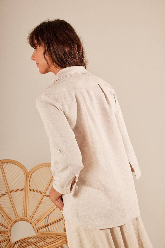 Camisa 100% Linho Cambraia De Gola Redonda Bege Yacamim<br />
<p>
</p>