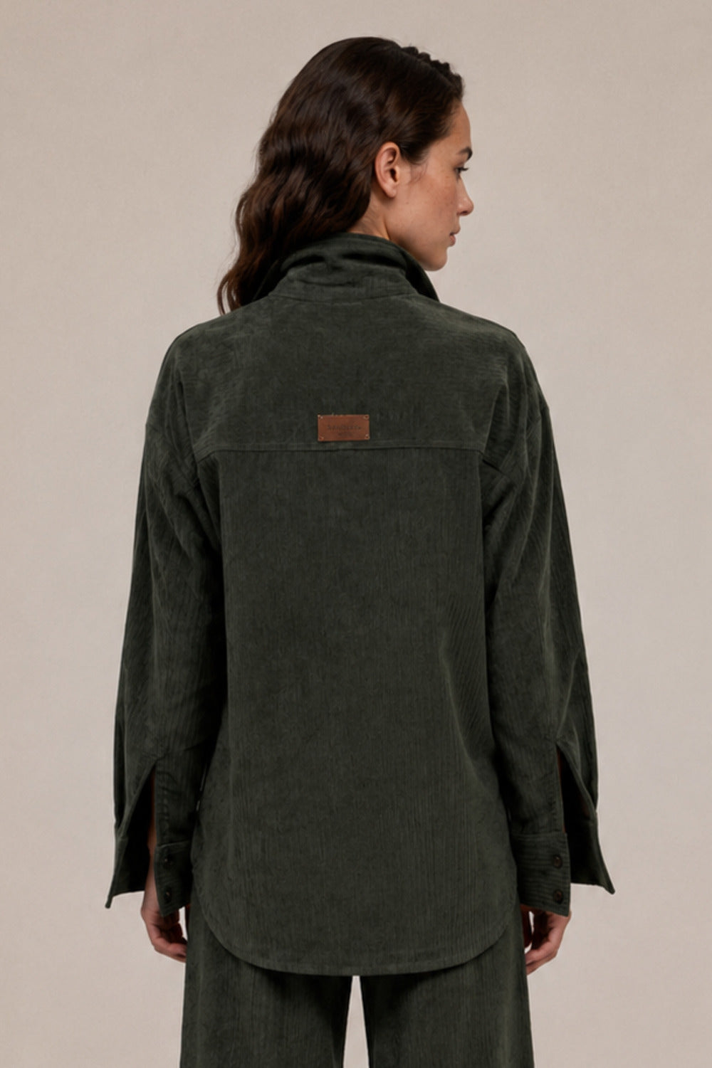 Camisa Ampla De Veludo Cotelê Verde Escuro Yacamim