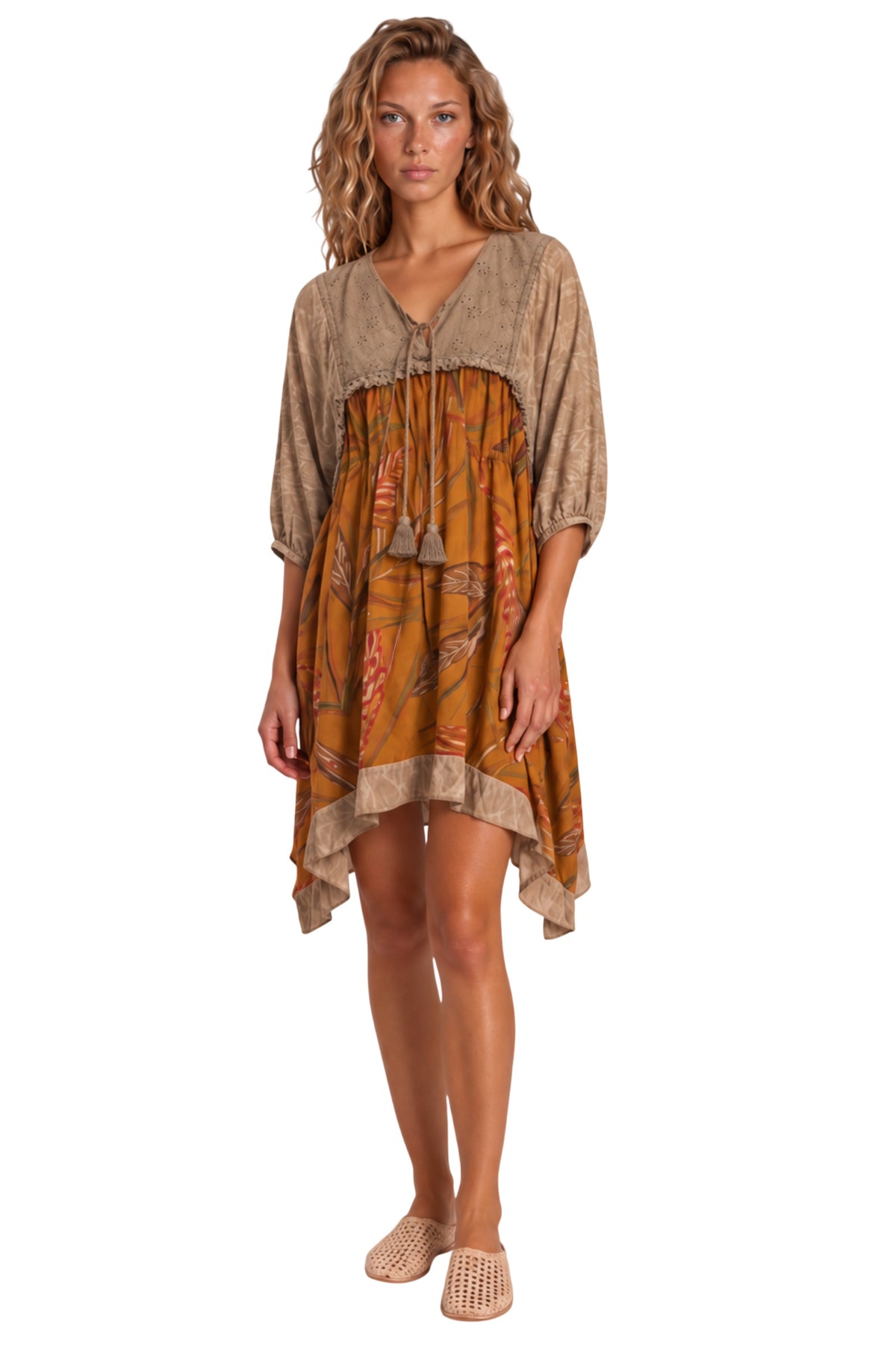 Vestido Curto Com Broderie Marrom Claro Patchwork Yacamim C17