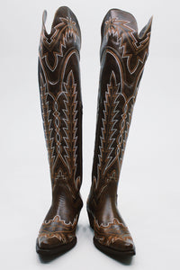 Bota Cano Alto 52cm Bordada Marrom Yacamim #471