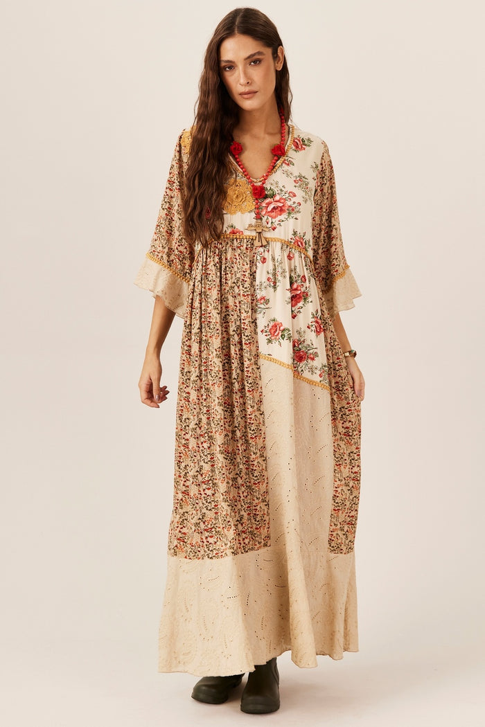 Vestido Com Jabô Bege Estampado Yacamim E18