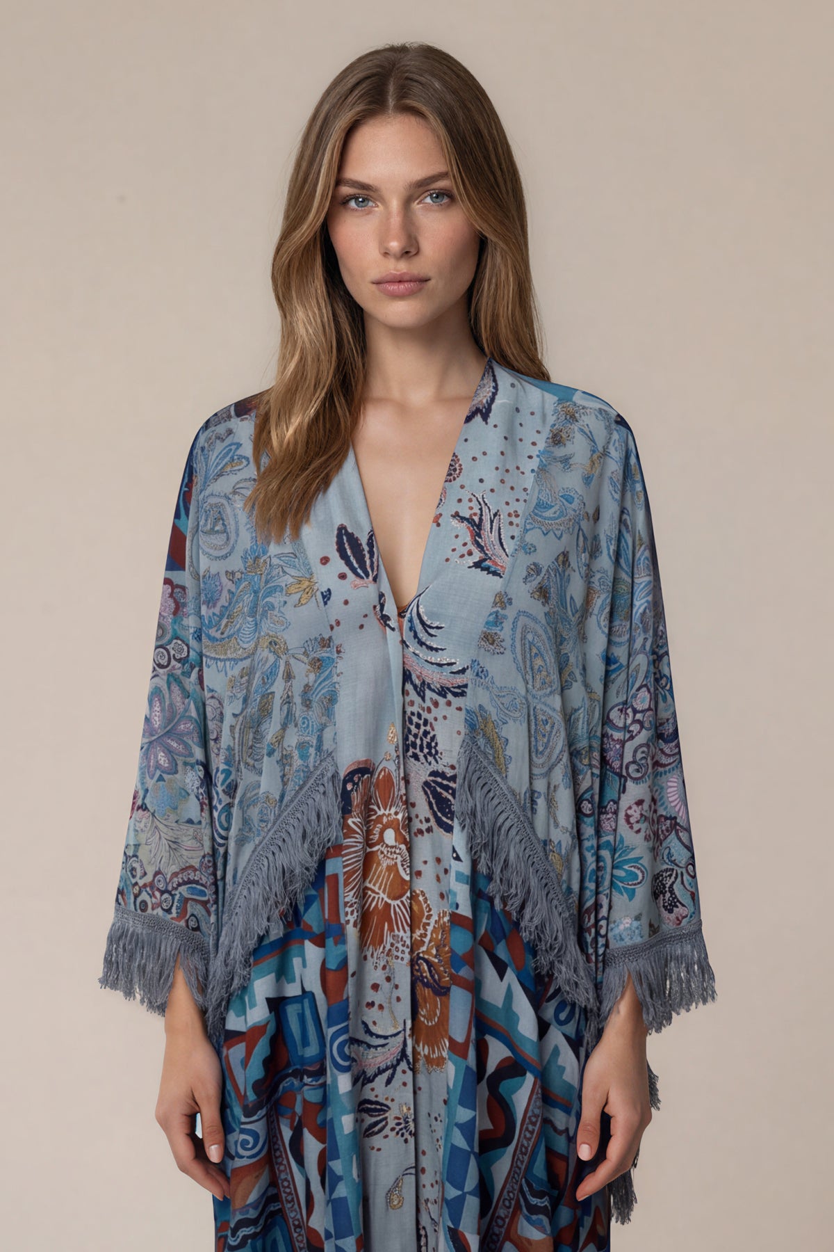Kimono Longo Amplo Com Franjas Azul Patchwork Yacamim J9