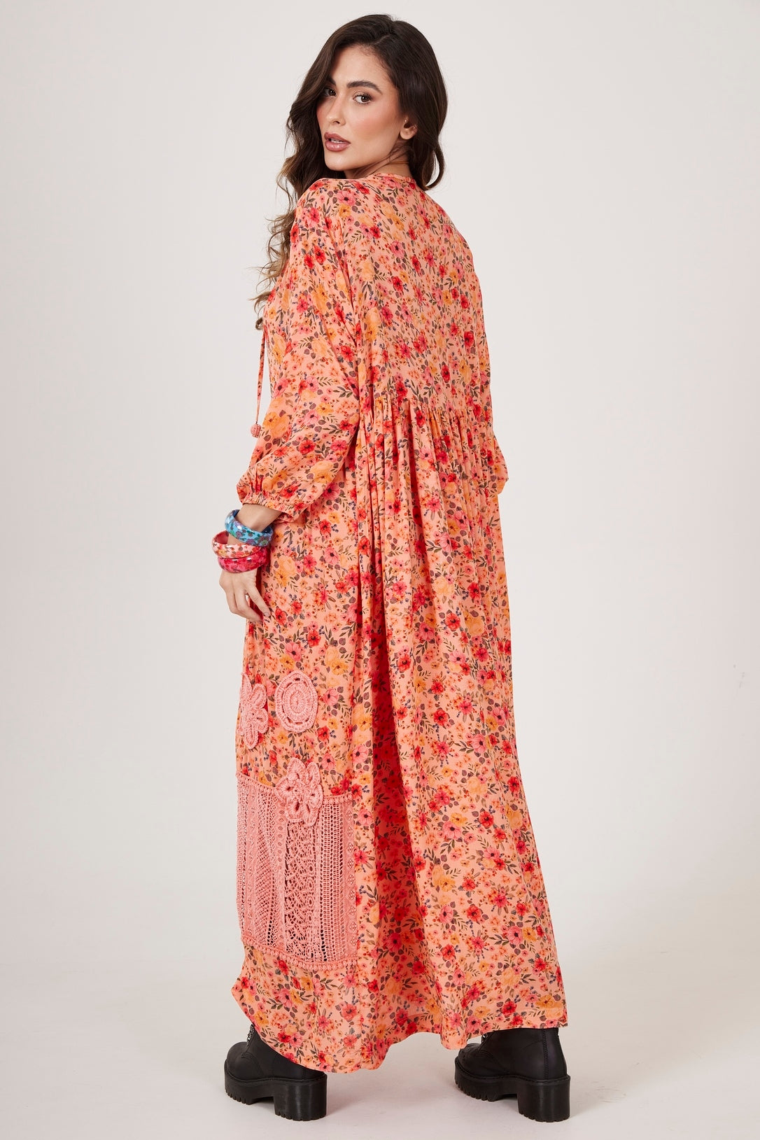 Vestido Longo Com Rendas E Crochê rosé Estampado Yacamim E2