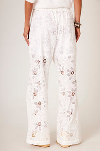 Calça Flare Broderie Com Forro Branca Yacamim I9