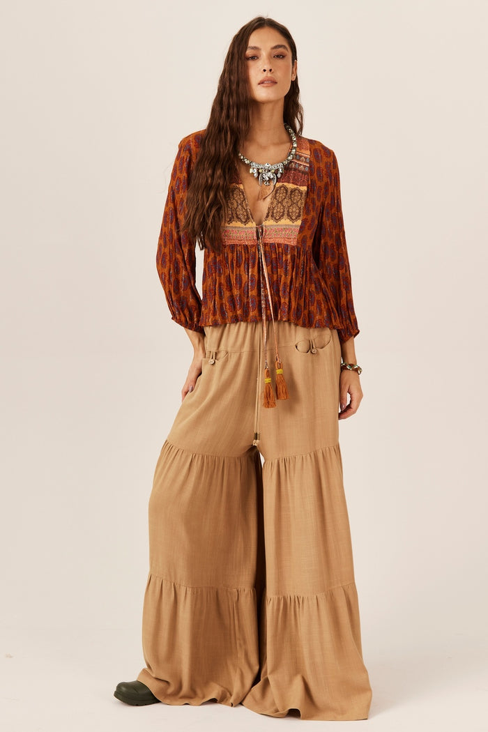 Calça Pantalona Com Franzidos Bege Escuro Yacamim H3