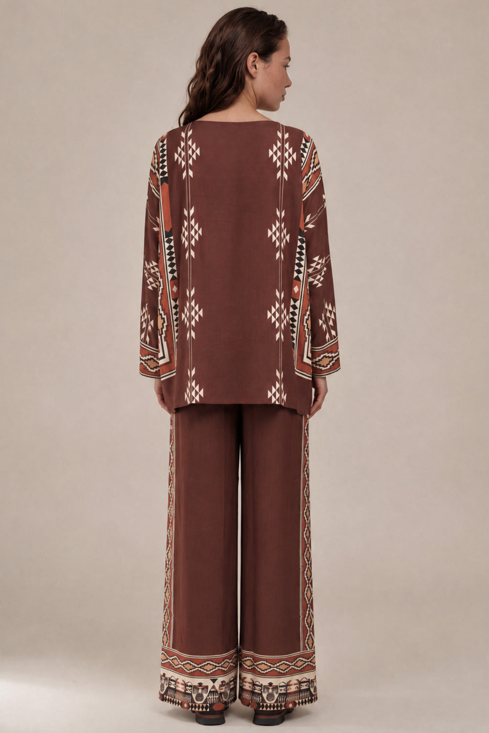 Calça Pantalona Marrom Estampada Coleção Peru Yacamim L9