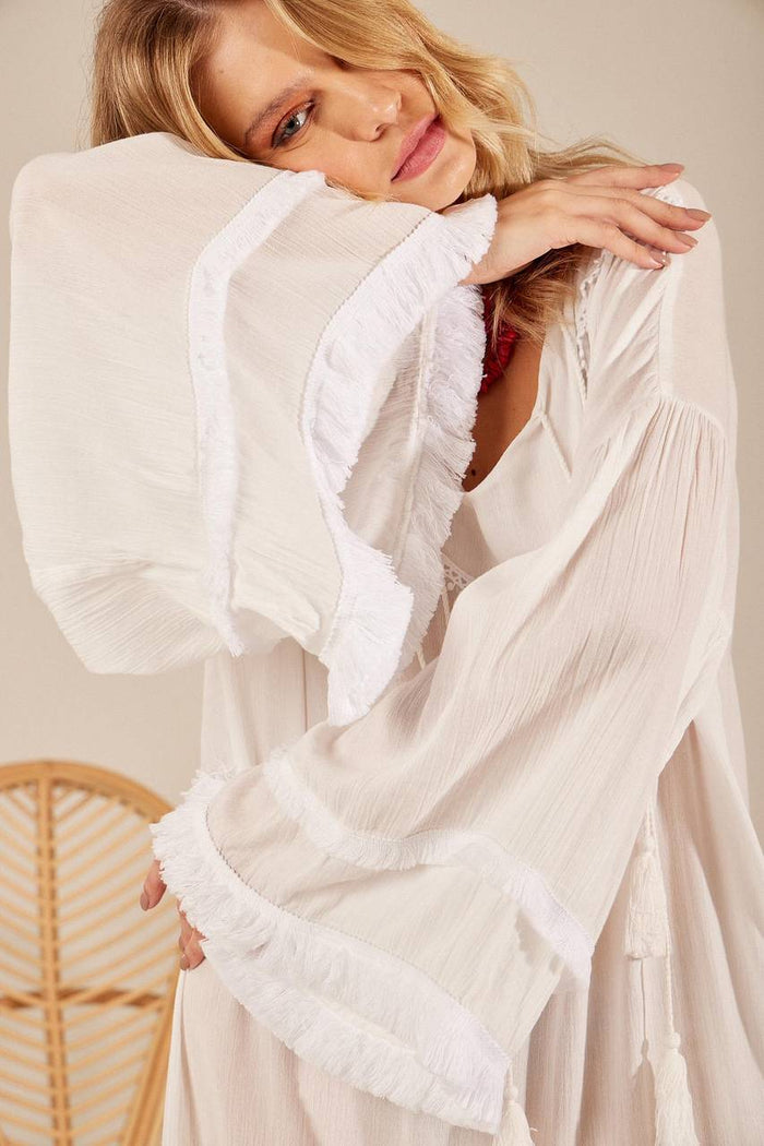 Vestido Curto Mullet Com Mangas Longas Branco Yacamim D4