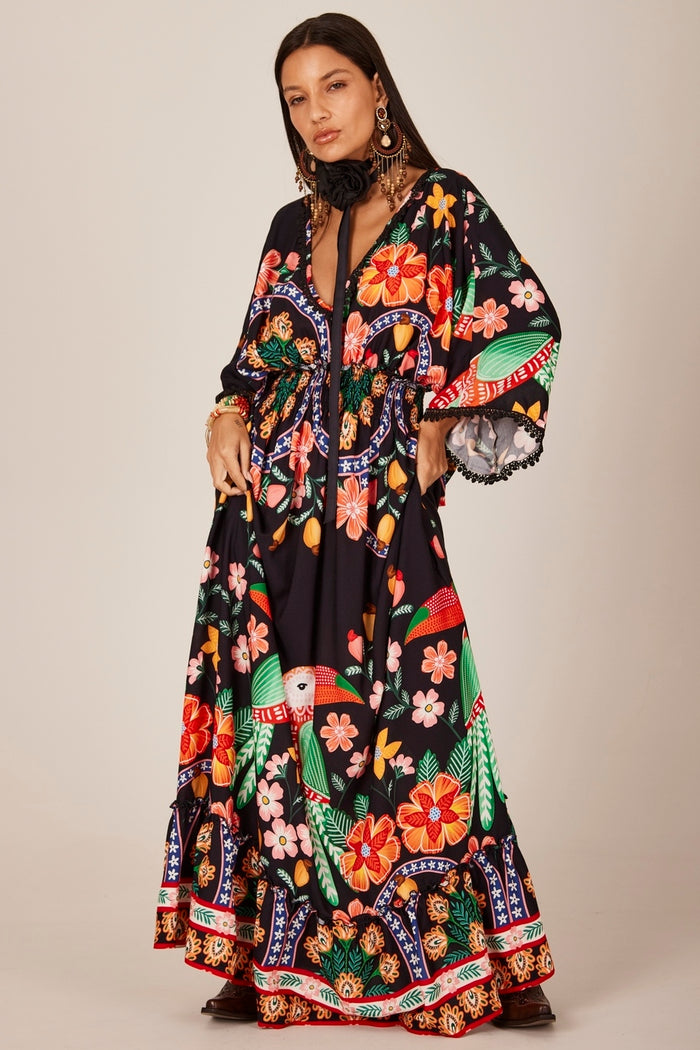 Vestido Longo Com Decote Em V Cavado Preto Estampado Yacamim C11